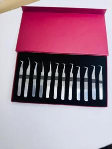 Ensemble de pinces à cils en acier inoxydable argenté avec pointe dentelée de précision, poignée diamantée, anti-magnétique, bande noire, emballage en boîte - Product Image 2