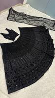 Hermoso Lehenga Choli Negro con Malla, Escote en V, Lentejuelas y Diamantes en la Parte Delantera y Trasera, para Mujer, Ideal para Bodas