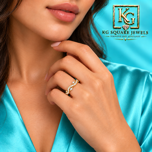 Bague éternelle à barres cannelées avec diamant de laboratoire, au style moderne et luxueux, et au charme de la joaillerie fine élégante - Product Image 1
