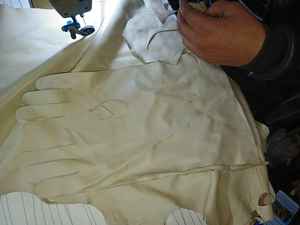 Gants longs d'hiver en cuir de mouton, longueur poignet, compatibles écran tactile, détection de pointe, anti-boulochage, marron/rouge/noir, classiques pour cyclisme et pêche - Product Image 3