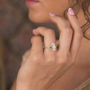 Bague de fiançailles vintage ovale avec halo de diamants : 1,5 carat au total, pavé étoilé, choix de pierre - Product Image 6