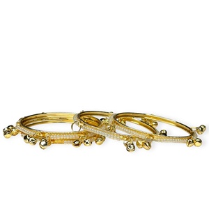 Nuevos Brazaletes Metálicos Ghungroo con Textura de Perla Dorada Cachemirí 2026, Estilo Elegante Jhumki para Boda, Ligeros, a Precio de Mayoreo - Product Image 4
