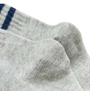 Chaussettes de football longues, chaussettes de sport respirantes et extensibles, chaussettes de sport absorbant l'humidité, pour l'entraînement et les matchs de football - Product Image 4