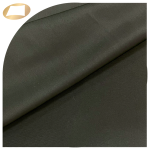 Tissu tricoté en polyester et élasthanne, toucher soyeux et lisse, pour combinaison. - Product Image 3