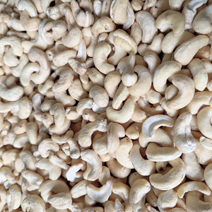 เม็ดมะม่วงหิมพานต์คุณภาพสูง ขายดี อบแห้ง ออร์แกนิค แบบเต็มเม็ด W320 W450 ซานติโก แคชชู OEM, ODM - Product Image 1