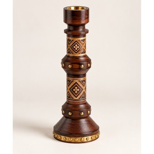Portavelas de Madera de Nogal Hecho a Mano con Tachuelas de Latón |   Venta al por mayor - Product Image 1
