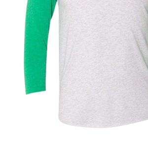 Camiseta Raglán de Béisbol Unisex AKA Tri Blend de Manga Tres Cuartos, Gris Jaspeado y Verde Kelly, para Hermandades Griegas - Product Image 5