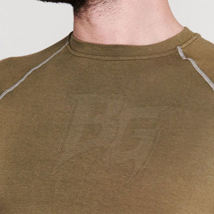 Camisetas de culturismo personalizadas para hombre, fabricadas con tela de poliéster y spandex para entrenamiento de culturismo y correr. - Product Image 5