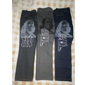 กางเกงยีนส์ทรงตรงเอวกลางสำหรับผู้ชาย ผ้าฝ้าย 100% เนื้อหนา ระบายอากาศได้ดี รับทำโลโก้ ขายส่ง ราคาแข่งขัน - Product Image 1