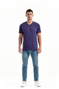 เสื้อยืดคอกว้างแขนสั้นแฟชั่นใหม่สำหรับผู้ชาย คุณภาพสูง ผลิตจากผ้าฝ้ายและโพลีเอสเตอร์ 100% ดีไซน์โดดเด่น รับสกรีนโลโก้ - Product Image 4