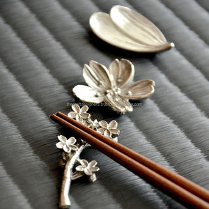 Cubiertos de latón dorado con estilo, hechos a mano para el hogar de lujo, comedor, vajilla, decoración de exhibición - Product Image 3