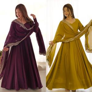 ชุดอานาร์กาลีสีพื้นแบบยาว 5.5 เมตร พร้อมผ้าคลุมไหล่จอร์เจตต์ลายฉลุ - Product Image 2
