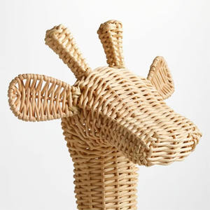 El diseño más hermoso: una cesta de almacenamiento de juguetes con forma de jirafa para bebés, una cesta de almacenamiento para bebés hecha de ratán natural tejido. - Product Image 3