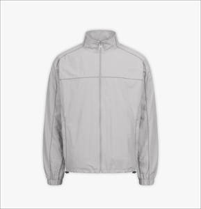 Ensemble sportif élégant deux pièces avec sweats à capuche unis et pantalons extensibles, conçu pour les routines actives des femmes. Ensemble coupe-vent. - Product Image 2