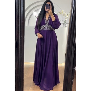 Robe en Georgette Fantaisie Violet avec Broderie en Dentelle - Product Image 1