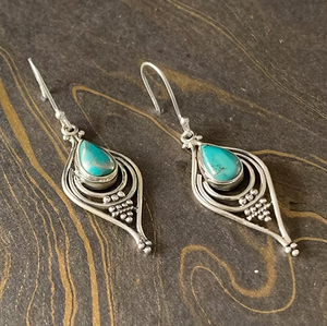 Boucles d'oreilles en argent sterling JAIPUR SILVER Turquoise (4,6 grammes) en forme de goutte d'eau pour toutes les occasions et cadeau idéal - Product Image 2
