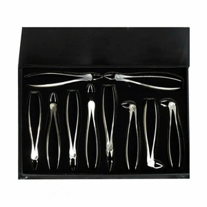 Juego de 10 Pinzas de Extracción Dental Manuales Reutilizables, Patrón Inglés, Instrumentos Quirúrgicos de Acero Inoxidable - Product Image 1