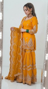 Ensemble Salwar Kameez trois pièces pour femme, tissé et brodé, jaune, avec haut court et dupatta, idéal pour les mariages et les festivals - Product Image 4