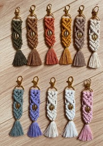 Llavero Boho de Macramé Personalizado, Hecho a Mano con Cuerda de Algodón Ecológica, Porta Llaves de Varios Tamaños para Bolsos, Llaves de Coche, Artículos Promocionales - Product Image 1