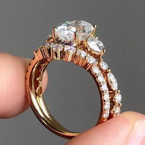 Anillo Iced Jewelz de 3.55 Quilates con Corte Ovalado, Chapado en Oro Amarillo de 14K para Ella, Certificado IGI, ¡Gran Venta! - Product Image 5