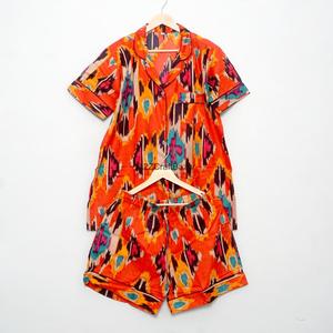 Elegante y Romántico Conjunto de Pijama Corto para Mujer, 100% Algodón Puro, Transpirable, de Secado Rápido, Estampado Floral, Cuello en V, Cierre con Cordón - Product Image 6