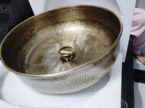 Lavabo de Latón de Metales Delicados, Acabado Martillado Antiguo, Lavabo Tipo Vaso para Baños de Lujo DS-163 - Product Image 1