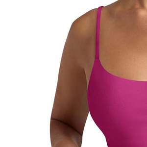 Débardeur personnalisé à la mode avec design ajusté et marque personnalisée pour les collections de vêtements - Product Image 2