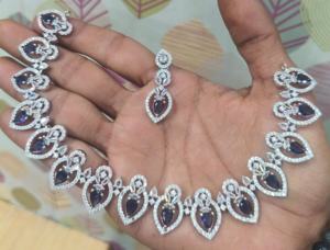 Ensemble de colliers en laiton de créateur pour femmes, avec boucles d'oreilles résistantes à la rouille, pour tenues de fête, style décontracté et accessoires de mode (vente en gros) - Product Image 2