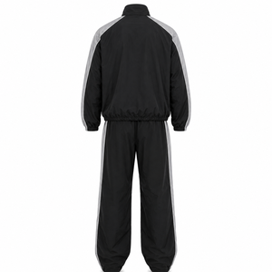 Ensemble de survêtement en nylon à séchage rapide pour hommes, vêtements d'entraînement quotidiens, survêtement professionnel en nylon pour hommes, vêtements de sport personnalisés, ensemble moderne en nylon - Product Image 2