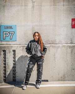 Ensemble de jogging unisexe 2 pièces en nylon écologique réversible coupe-vent, léger et personnalisable, style streetwear décontracté 2025 - Product Image 4