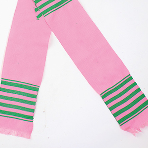 ผ้าคลุมไหล่สำเร็จการศึกษาแบบทอมือจากกานา ลายเคนเต้ สีชมพูเข้มและสีเขียวแอปเปิ้ล ทอสองชั้น ของแท้สำหรับชมรมนักศึกษา - Product Image 5