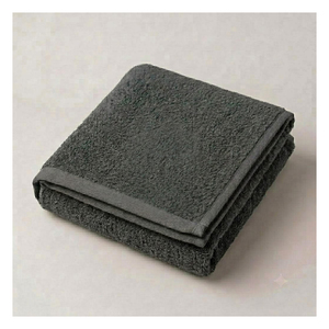 Serviette de bain personnalisée avec logo brodé, en coton éponge doux et absorbant, pour hôtel, resort et spa - Product Image 1