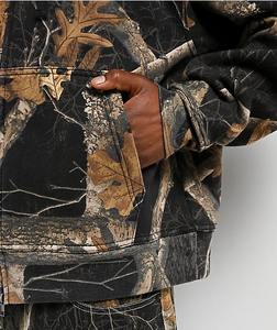 เสื้อฮู้ดผู้ชายแบบมีซิป ผ้าฝ้าย 450 GSM สีดำลายพราง ประดับเพชรเทียม แขนปกติ ทรงโอเวอร์ไซส์ สไตล์สตรีท วินเทจ ฮิปฮอป OEM - Product Image 2