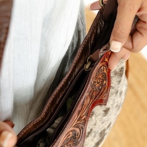 Genuine <b>Leather</b> <b>Tooling</b> carving stitch Handmade Tassel Crossbody Bag Daily Used High Quality Latest Fashion <b>Leather</b> Bag Women - Product Image 6