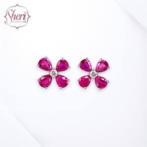 Sheri Jewels Boucles d'oreilles pour femme en or blanc massif 18 carats avec quatre feuilles de diamants rouges et rubis en forme de poire - Product Image 1