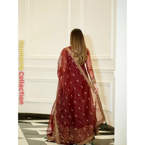 Collection SSUMAIRA - Spécial Eid - Robe Anarkali de luxe brodée de couleur marron - Tenue de soirée/mariage pakistanaise - Longue robe en mousseline de soie - Product Image 3