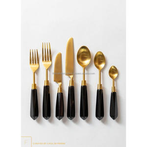 Ensemble de couverts 7 pièces style simple en acier inoxydable avec manches en résine pour boulangerie et café – Prix abordable - Product Image 6