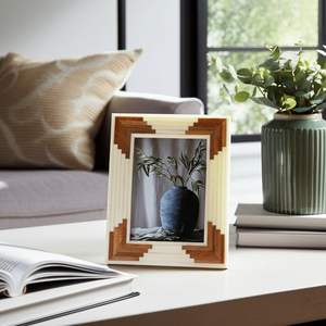 Cadre photo de bureau en résine artisanale de qualité supérieure avec impression typographique, montage mural, orientation verticale - Product Image 1