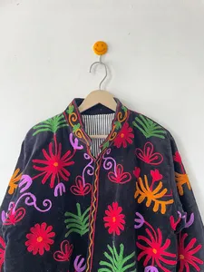Chaqueta de Terciopelo 100% Algodón para Mujer, Estilo Suzani, Bordada a Mano con Diseño Floral, Reversible, Cierre Abierto, Estilo Étnico Bohemio - Product Image 6