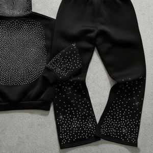 Sudadera con capucha corta con cremallera de felpa 100% algodón negra personalizada, adornos de pedrería, corte holgado oversize, acabado lavado ácido - Product Image 6