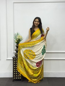 Sari traditionnel imprimé Arjakh en soie viscose pour femme, bordure jaune, corps crème, motifs rouges et verts, séchage rapide, toutes saisons - Product Image 1