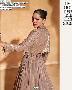 Lehenga Choli Elegante Bandhani Gulnaar Grace, Largo hasta el Suelo, con Chinon, para Mujer, Verano/Invierno, Fiesta, Boda, Corte Regular - Product Image 2