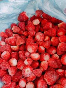 Fraises surgelées IQF en gros, directement de l'usine, pour confitures, glaces, smoothies et l'industrie de la restauration - Mme Grace - Product Image 2