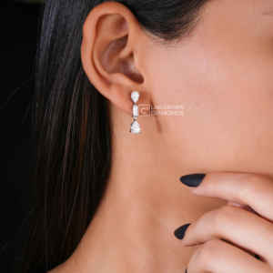 Magnifiques boucles d'oreilles en or 14 carats avec diamants de laboratoire taille baguette pour femme, bijoux de luxe en diamants synthétiques pour mariage et cadeau, 2,14 g - Product Image 2