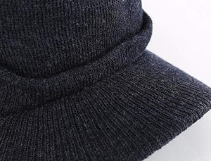 Gorro de Punto Personalizado con Visera Negra, Gorro de Invierno Unisex con Visera, Gorro de Acrílico Suave de Color Sólido, Venta al Por Mayor OEM - Product Image 3