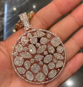 จี้โมอิสซาไนต์แพลตตินัมดีไซน์แบบกระจายตัว เงินสเตอร์ลิงชุบไวท์โกลด์ สร้อยคอผู้หญิงสไตล์มินิมอลทันสมัย ได้รับการรับรอง - Product Image 1