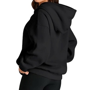 Sweat à capuche ample en molleton de coton pour femme, couleur noire unie, style décontracté, imperméable, respirant et écologique - Product Image 2