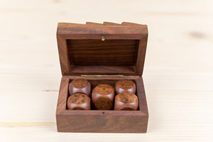 Caja de Juego de Madera Decorativa de Diseño Vintage para el Hogar, la Oficina y Hoteles, para Decoración y Exhibición en Mesa - Product Image 2