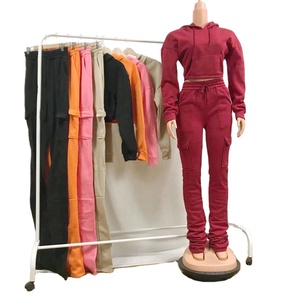 ชุด2ชิ้นเสื้อครอปซิปแขนยาวทันสมัยสำหรับผู้หญิง,เลกกิ้งเล่นโยคะแบบไร้รอยต่อโลโก้ออกแบบเอง - Product Image 1