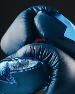 Nouveauté - Ensemble de boxe professionnel en cuir véritable de qualité supérieure, couleur bleu métallisé, personnalisé - Product Image 3